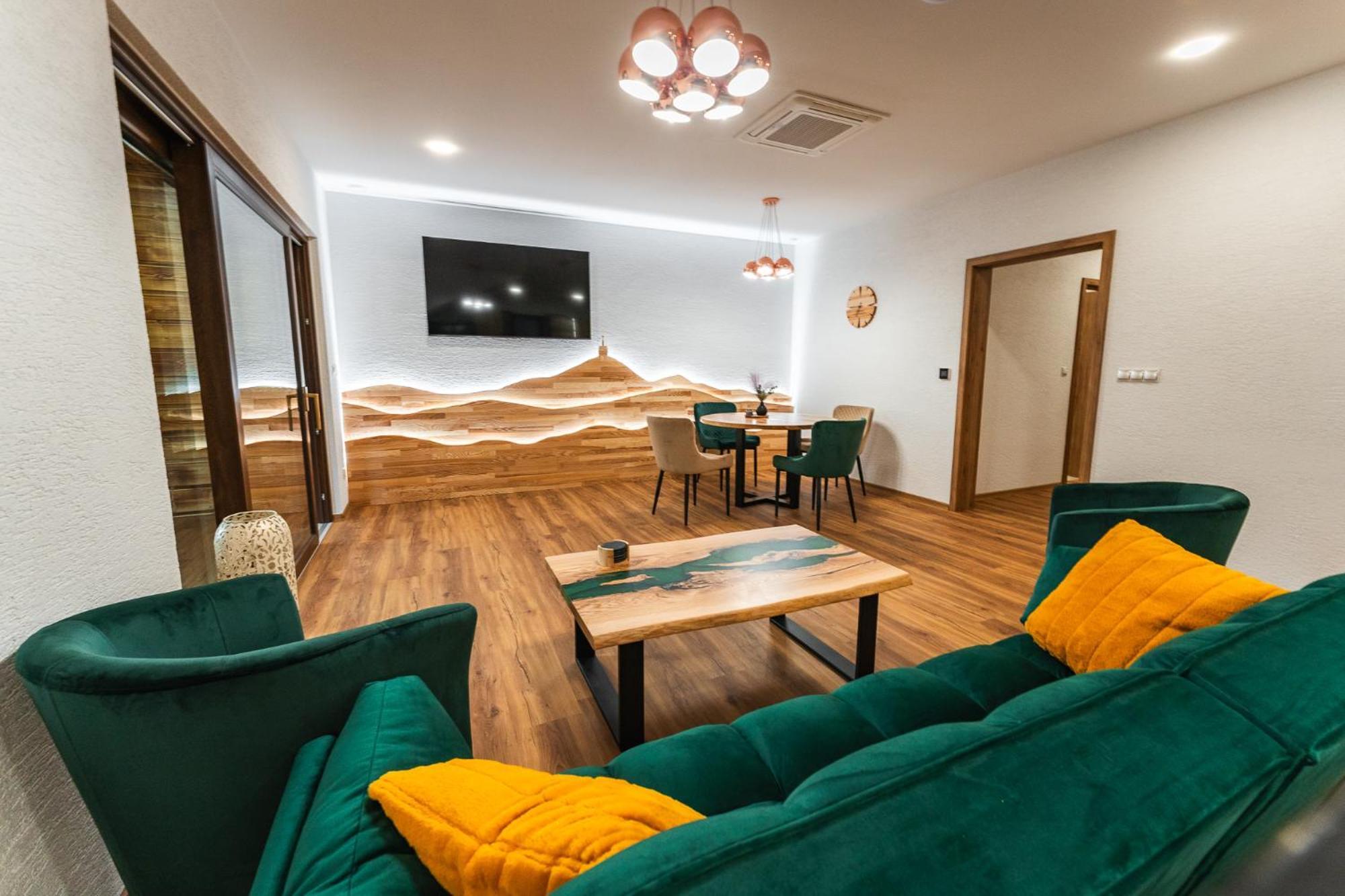 Luxapart Golf Ostravice Buitenkant foto